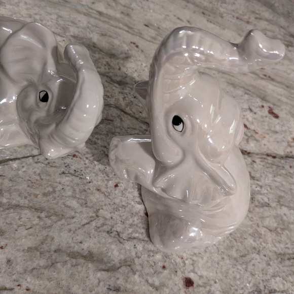 Vintage Pair Lusterware Elephants Figurines Trunk Up Opalescent White Brazil EUC - Picture 4 of 14